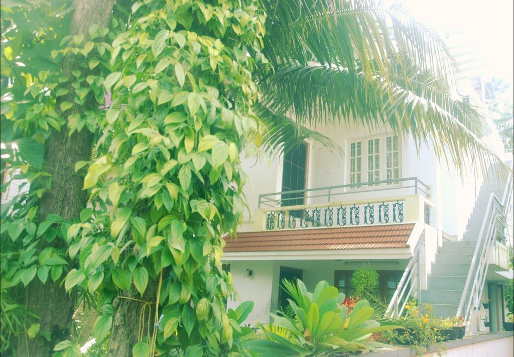 Villa Mariana Kochi Екстериор снимка